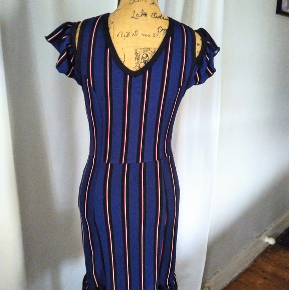 Dress - Picture 5 of 5